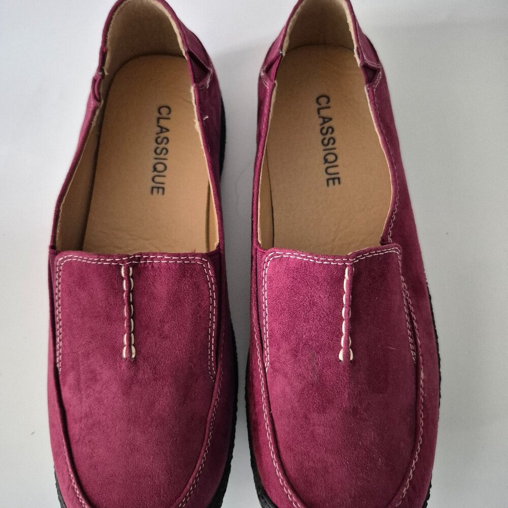 Women Loafers. Classique.  Size 7.5 WW. New.